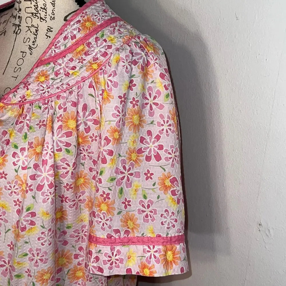 Bernette,L,enamel button snap front quilted neckline gathered pockets gown - Picture 4 of 8